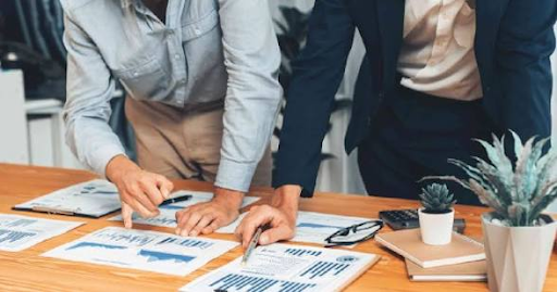 How MBA in Finance Can Help You Become a Financial Consultant or Advisor